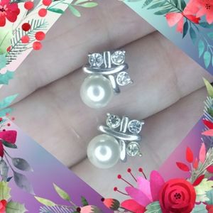 Avon Criss Cross Pearl Earrings